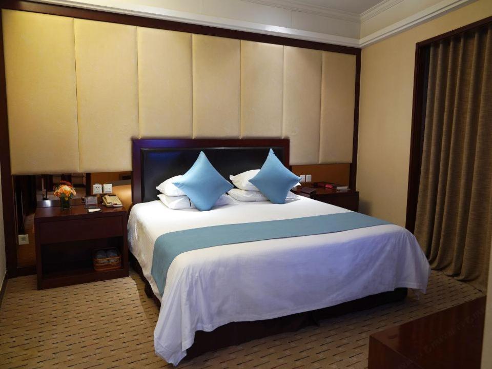 Royal Palace Hotel Haining Eksteriør bilde